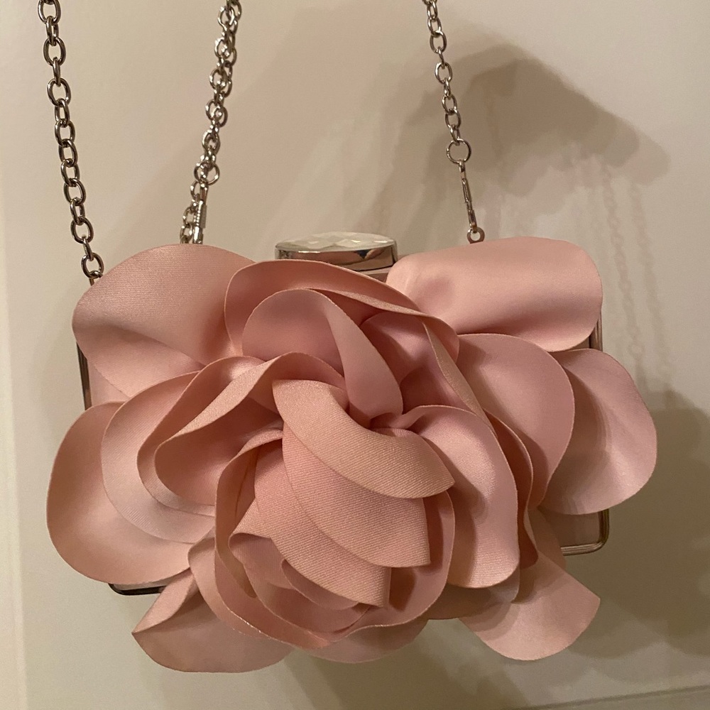 Pink flower purse 🌹